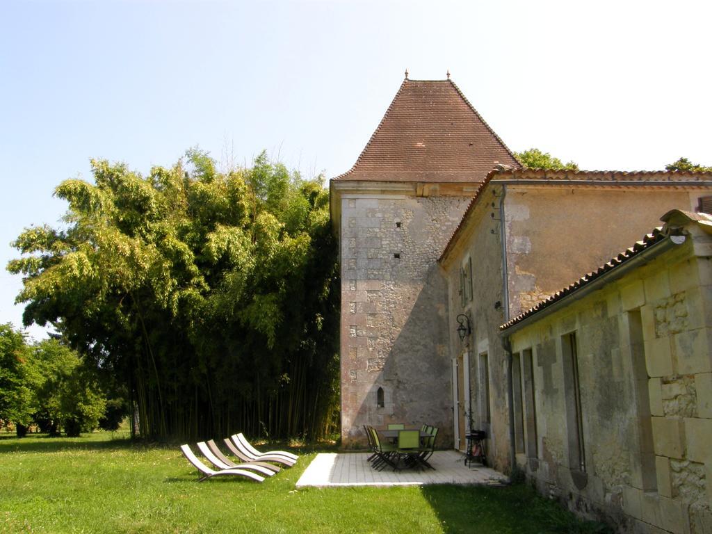 Bed and Breakfast Chateau De Puyrigaud Léoville Exterior foto